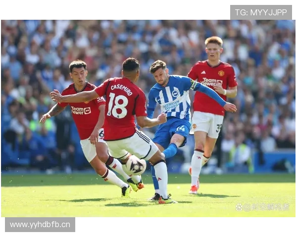 曼联的沉沦与矛盾暴露:阵容老化、战术混乱,豪门地位岌岌可危! 曼联的沉沦与矛盾暴露:阵容老化、战术混乱,豪门地位岌岌可危!