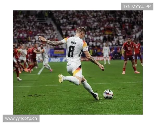 维蒂尼亚与克罗斯传球风格及组织逻辑对比分析