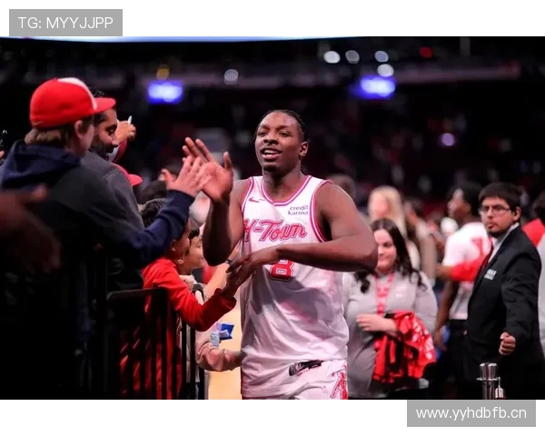 佩顿·普里查德无球跑动提升快攻效率，较上赛季助攻率提高明显